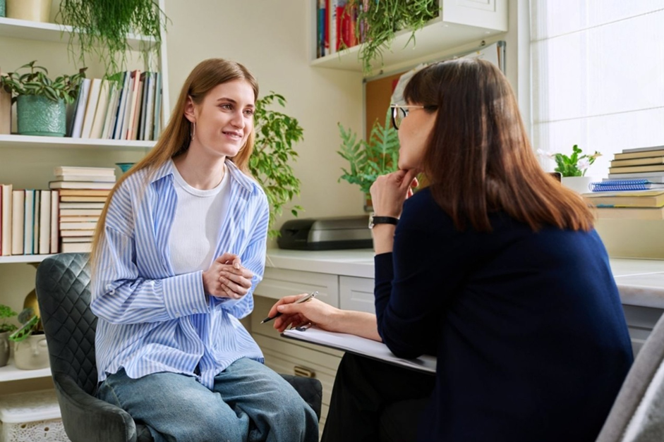 Why Should You Consider Therapists for Teens?